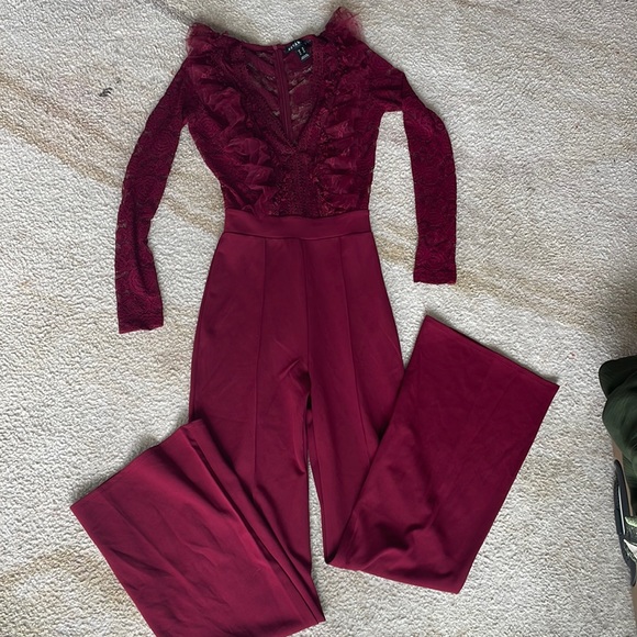 Size XS in burgundy color - Picture 1 of 6
